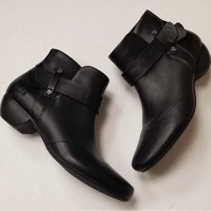 Taos 7.5 Mod 13419 Black Leather Ankle Booties